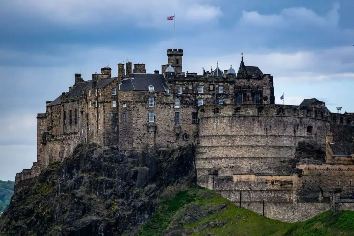 Edinburgh Castle above the Old Town