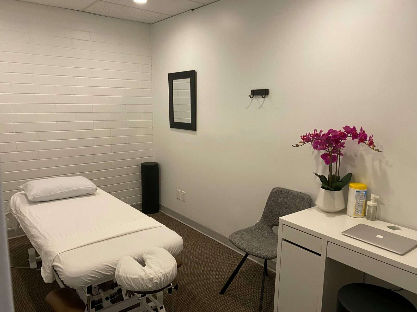 massage therapist treatment room